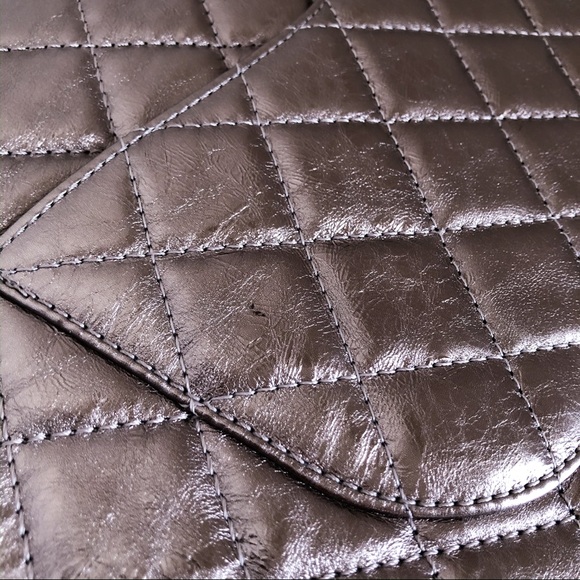 NEW CHANEL 2.55 Reissue Classic Flap Bag - Picture 4 of 9